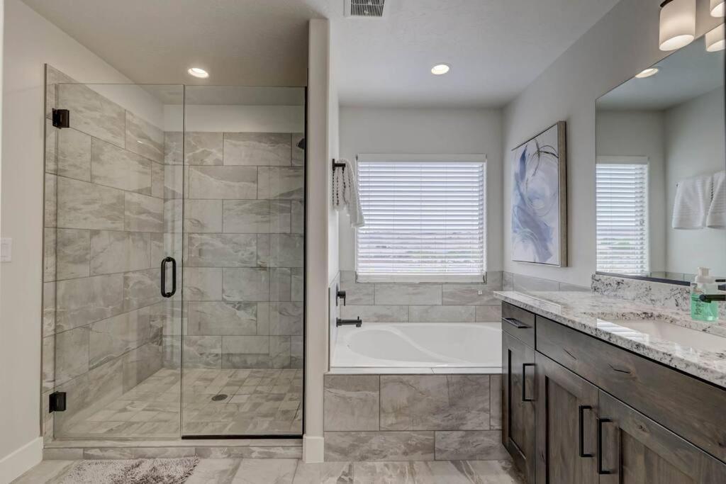 St George, Private Hot Tub/Patio, New Community Vila Washington Exterior foto